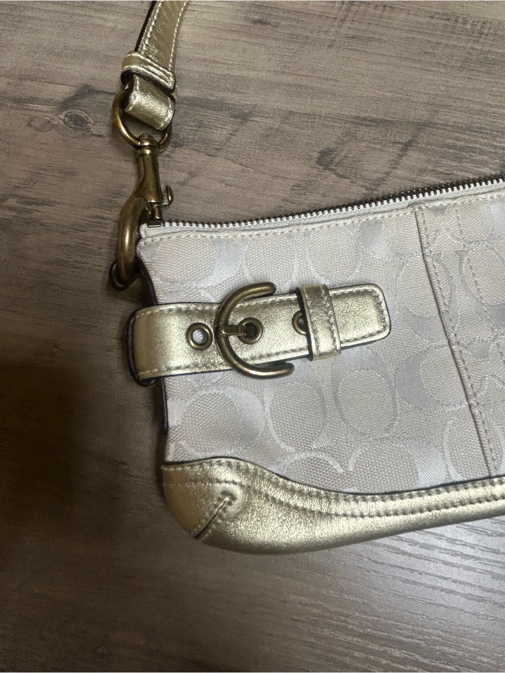 Coach Signature Ivory/Gold Metallic Leather Wristlet - Picture 2 of 8